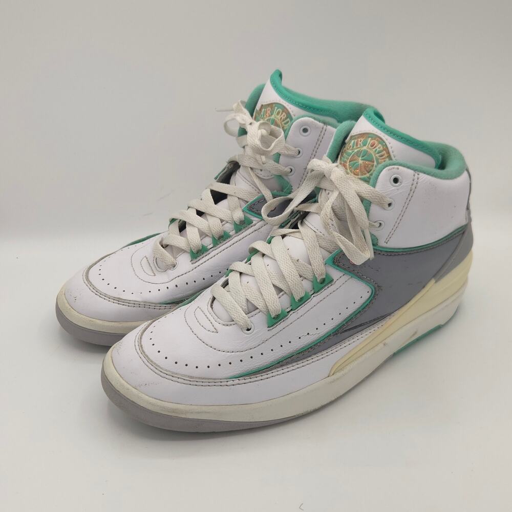 Nike Air Jordan 2 Women's  White crudtal mint green Retro size 7.5